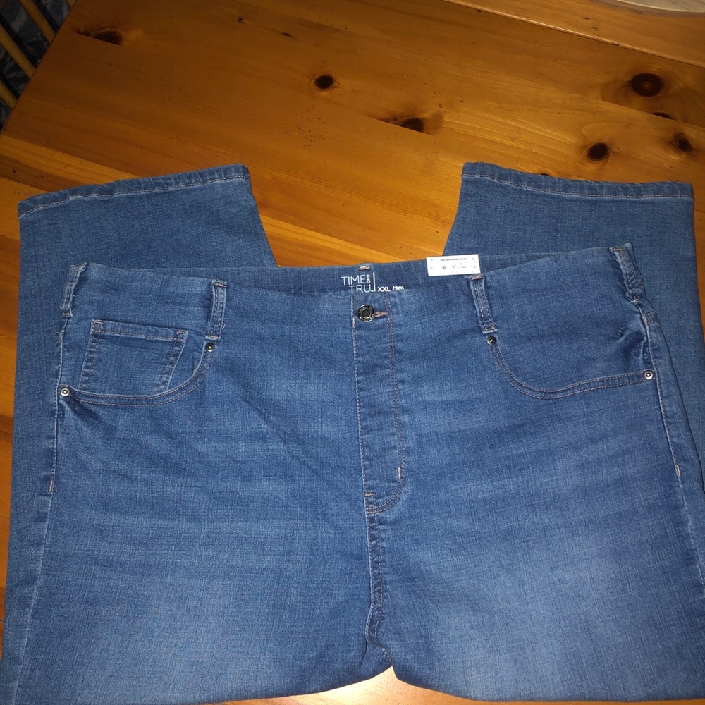 Time and Tru Women’s Dark Blue Capri Jeans NEW